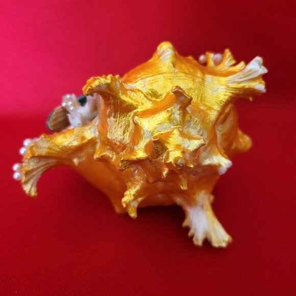 Bird Standing on Sea Shell Table Decor - Picture 5 of 12